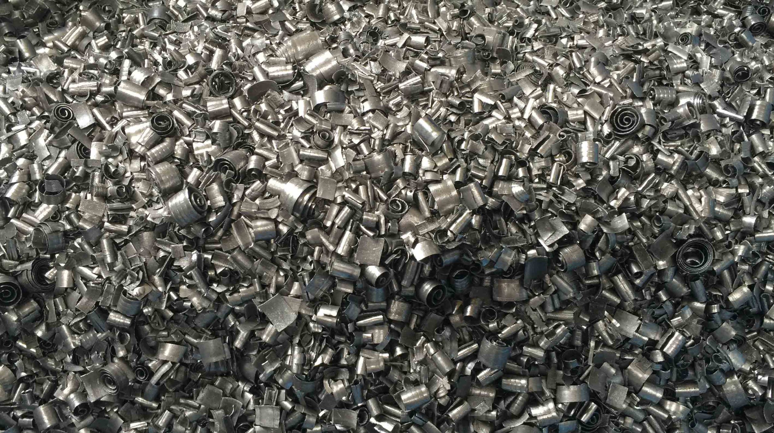 Metall vor Zerkleinern durch TQZ Querstromzerspaner von THM Recyclingmaschinen